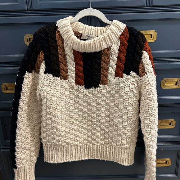 Sea Aspen Chunky Hand-Knit Wool Sweater - Picture 7 of 11